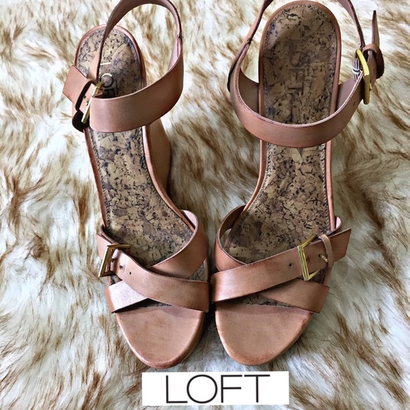 LOFT Shoes - 💥Sale💥Loft Tan Wedge Sandals size 10